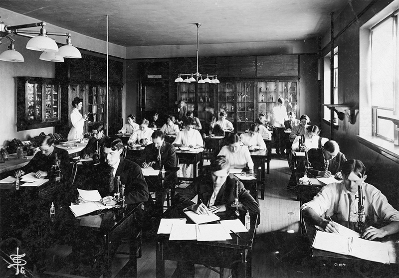 classroom with students in a 1906 botany lab in Beardshear Hall
