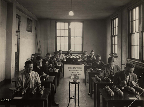 image of students judging apples